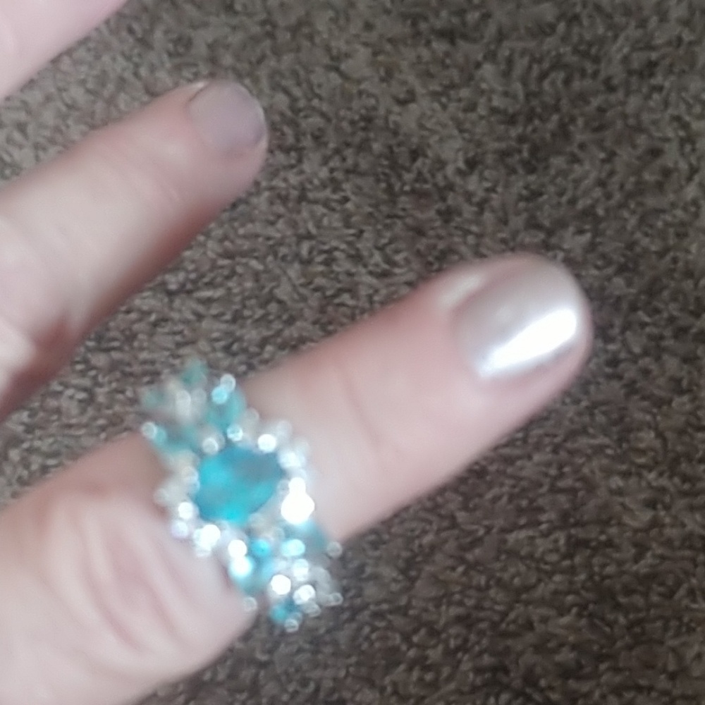 Ring - Picture 2 of 6